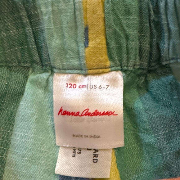 Hanna Andersson Girls Rainbow Striped Poplin Shorts - Picture 2 of 2